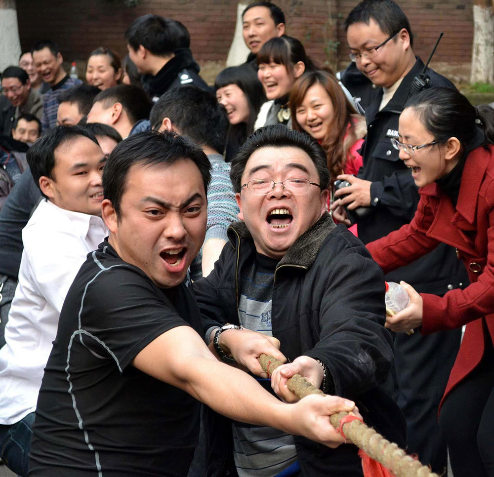 运动会拔河比赛